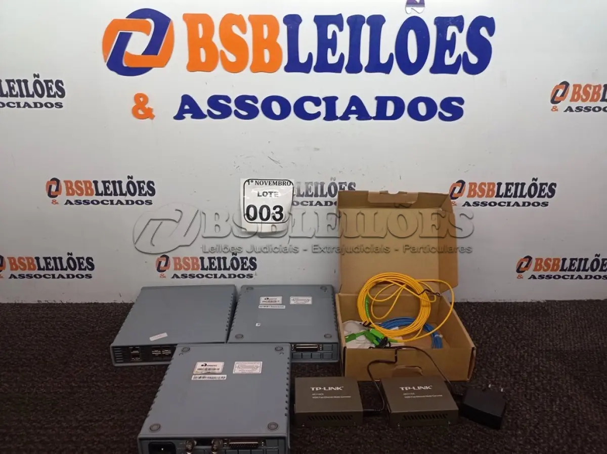 LOTE 003 - 05 ROTEADORES TP-LINK. (NO ESTADO) ATENÇÃO! FAZER A VISITAÇÃO ANTES DE ARREMATAR, NÃO SABEMOS SE FUNCIONA. LEILÃO NÃO TEM GARANTIA E NEM DEVOLUÇÃO, SUJEITO A POSSÍVEIS AVARIAS VISÍVEIS/OCULTAS E/OU AUSÊNCIA DE COMPONENTES.