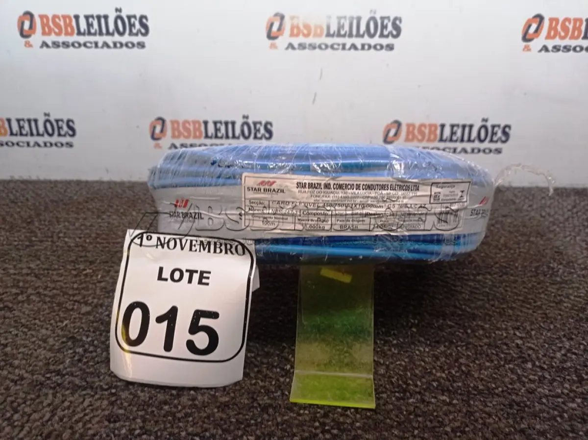 LOTE 015 - 01 ROLO DE FIO NA COR AZUL, MARCA STAR BRAZIL CABO FLEXÍVEL 45C/750V 1X10MM². (NO ESTADO) ATENÇÃO! FAZER A VISITAÇÃO ANTES DE ARREMATAR, NÃO SABEMOS SE FUNCIONA. LEILÃO NÃO TEM GARANTIA E NEM DEVOLUÇÃO, SUJEITO A POSSÍVEIS AVARIAS VISÍVEIS/OCULTAS E/OU AUSÊNCIA DE COMPONENTES.