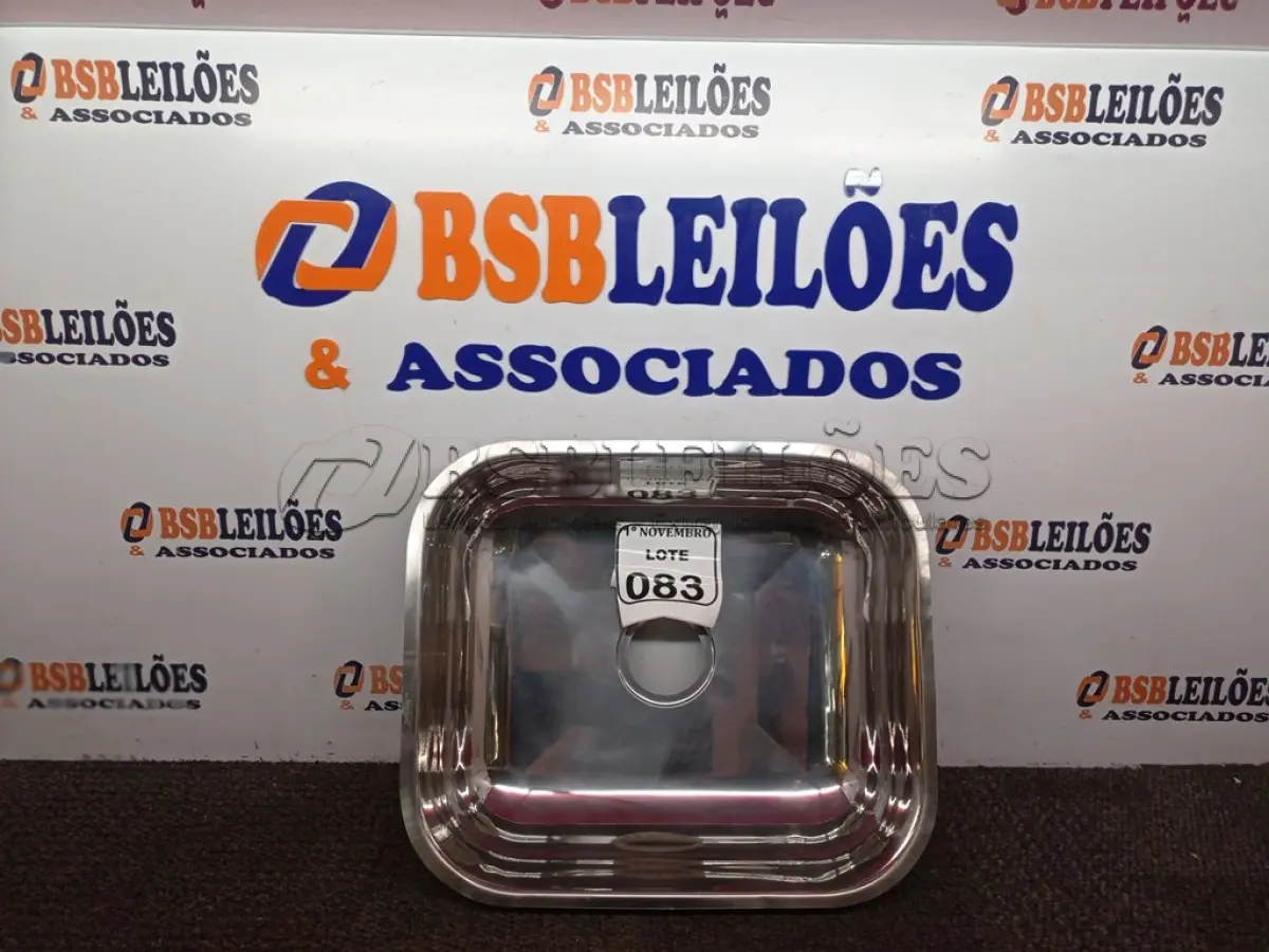 LOTE 083 - 01 CUBA INOX N1 AÇO 430 3.1/2 46X30X14 FABRINOX . (NOVA) (NO ESTADO) ATENÇÃO! FAZER A VISITAÇÃO ANTES DE ARREMATAR, NÃO SABEMOS SE FUNCIONA. LEILÃO NÃO TEM GARANTIA E NEM DEVOLUÇÃO, SUJEITO A POSSÍVEIS AVARIAS VISÍVEIS/OCULTAS E/OU AUSÊNCIA DE COMPONENTES.