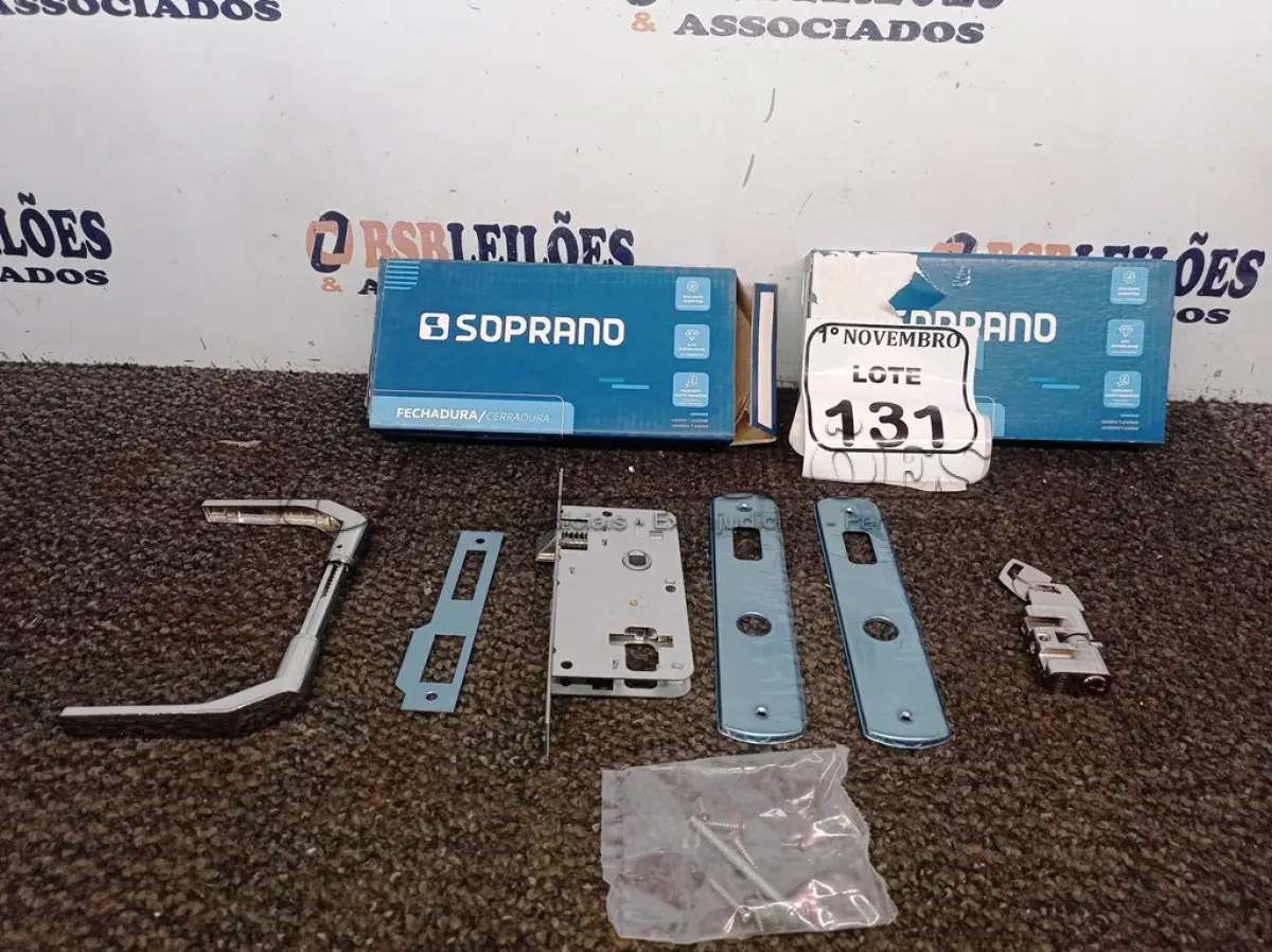 LOTE 131 - 02 FECHADURAS POPLINE ALAVANCA CR SOPRANO (NO ESTADO) ATENÇÃO! FAZER A VISITAÇÃO ANTES DE ARREMATAR, NÃO SABEMOS SE FUNCIONA. LEILÃO NÃO TEM GARANTIA E NEM DEVOLUÇÃO, SUJEITO A POSSÍVEIS AVARIAS VISÍVEIS/OCULTAS E/OU AUSÊNCIA DE COMPONENTES.