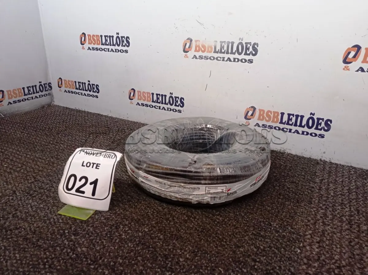 LOTE 021 - 01 ROLO DE FIO NA COR PRETA, MARCA STAR BRAZIL CABO FLEXÍVEL 45C/750V 1X10MM². (NO ESTADO) ATENÇÃO! FAZER A VISITAÇÃO ANTES DE ARREMATAR, NÃO SABEMOS SE FUNCIONA. LEILÃO NÃO TEM GARANTIA E NEM DEVOLUÇÃO, SUJEITO A POSSÍVEIS AVARIAS VISÍVEIS/OCULTAS E/OU AUSÊNCIA DE COMPONENTES.