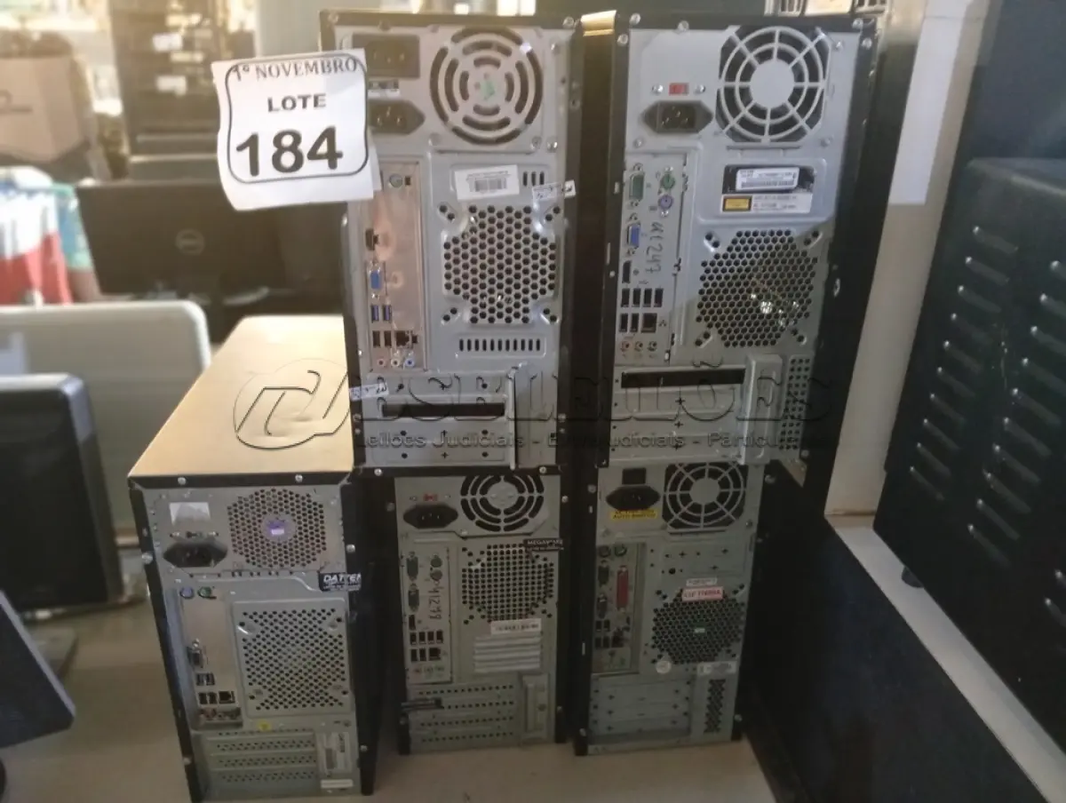 LOTE 184 - 05 CPU’S MARCAS E MODELOS DIVERSOS. (NO ESTADO) ATENÇÃO! FAZER A VISITAÇÃO ANTES DE ARREMATAR, NÃO SABEMOS SE FUNCIONA. LEILÃO NÃO TEM GARANTIA E NEM DEVOLUÇÃO, SUJEITO A POSSÍVEIS AVARIAS VISÍVEIS/OCULTAS E/OU AUSÊNCIA DE COMPONENTES.