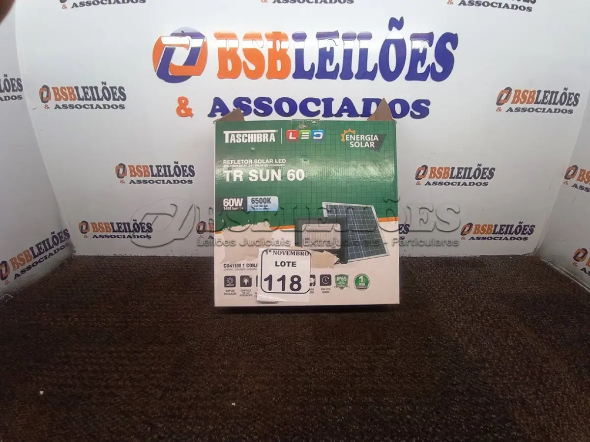 LOTE 118 - 01 REFLETOR LED SOLAR TR SUN 60W 6500K – TASCHIBRA NOVO . (NO ESTADO) ATENÇÃO! FAZER A VISITAÇÃO ANTES DE ARREMATAR, NÃO SABEMOS SE FUNCIONA. LEILÃO NÃO TEM GARANTIA E NEM DEVOLUÇÃO, SUJEITO A POSSÍVEIS AVARIAS VISÍVEIS/OCULTAS E/OU AUSÊNCIA DE COMPONENTES.