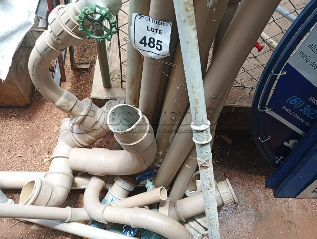 LOTE 485 - 1 LOTE C/VÁRIOS REGISTROS EM METAL E MATERIAIS DIVERSOS. (NO ESTADO) ATENÇÃO! FAZER A VISITAÇÃO ANTES DE ARREMATAR, NÃO SABEMOS SE FUNCIONA. LEILÃO NÃO TEM GARANTIA E NEM DEVOLUÇÃO, SUJEITO A POSSÍVEIS AVARIAS VISÍVEIS/OCULTAS E/OU AUSÊNCIA DE COMPONENTES.