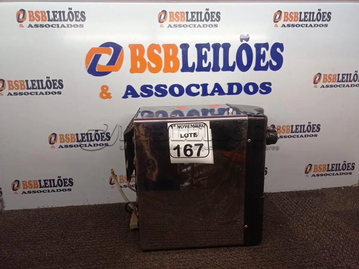 LOTE 167 - 01 PURIFICADOR DE ÁGUA MARCA SOFT. (NO ESTADO) ATENÇÃO! FAZER A VISITAÇÃO ANTES DE ARREMATAR, NÃO SABEMOS SE FUNCIONA. LEILÃO NÃO TEM GARANTIA E NEM DEVOLUÇÃO, SUJEITO A POSSÍVEIS AVARIAS VISÍVEIS/OCULTAS E/OU AUSÊNCIA DE COMPONENTES.