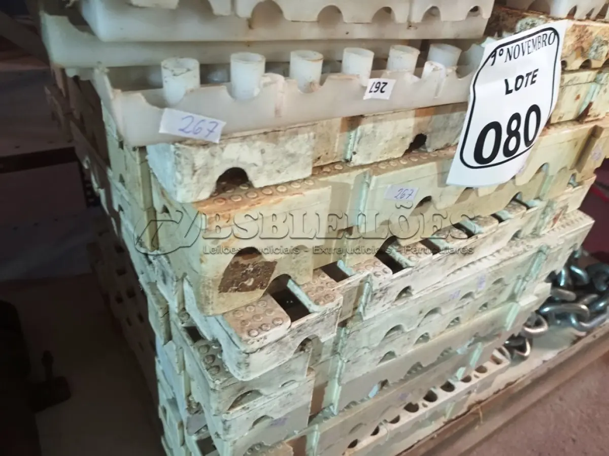 LOTE 080 - 01 LOTE C/GRANDE QUANTIDADE DE ESTRADO MODULAR COMPACTOS. (NO ESTADO) ATENÇÃO! FAZER A VISITAÇÃO ANTES DE ARREMATAR, NÃO SABEMOS SE FUNCIONA. LEILÃO NÃO TEM GARANTIA E NEM DEVOLUÇÃO, SUJEITO A POSSÍVEIS AVARIAS VISÍVEIS/OCULTAS E/OU AUSÊNCIA DE COMPONENTES.