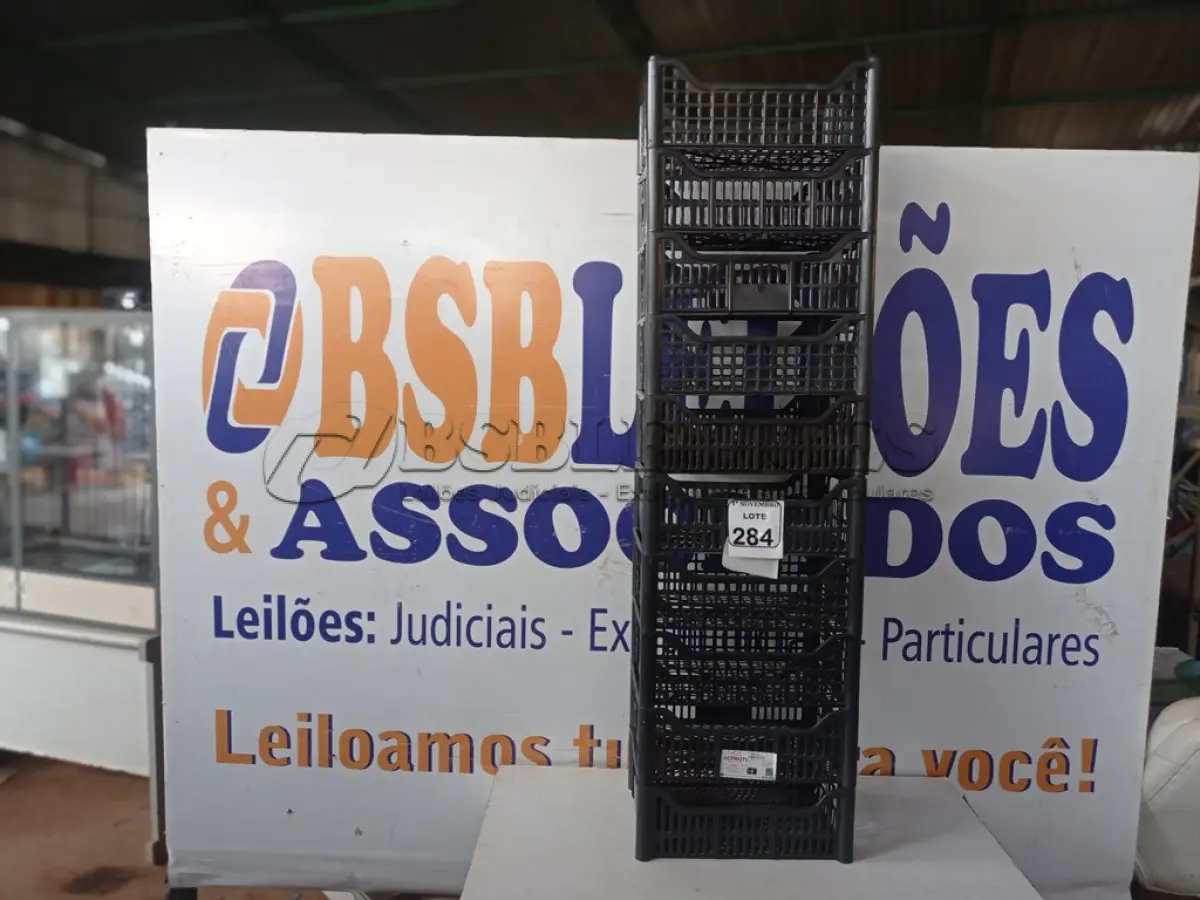 LOTE 284 - 10 CESTAS ORGANIZADORAS NA COR PRETA. (NO ESTADO) ATENÇÃO! FAZER A VISITAÇÃO ANTES DE ARREMATAR, NÃO SABEMOS SE FUNCIONA. LEILÃO NÃO TEM GARANTIA E NEM DEVOLUÇÃO, SUJEITO A POSSÍVEIS AVARIAS VISÍVEIS/OCULTAS E/OU AUSÊNCIA DE COMPONENTES.