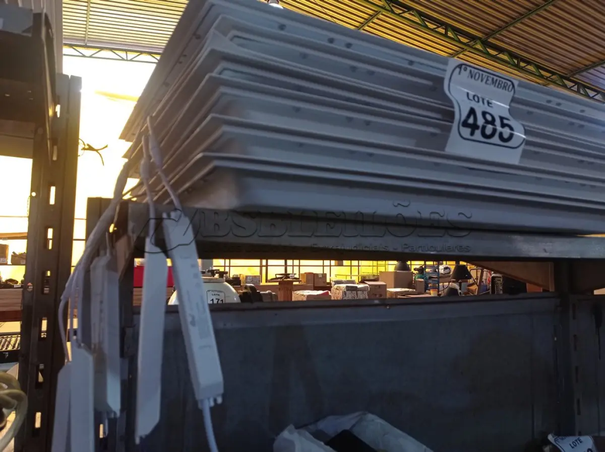 LOTE 485 - 07 PAINÉIS DE LED. (NO ESTADO) ATENÇÃO! FAZER A VISITAÇÃO ANTES DE ARREMATAR, NÃO SABEMOS SE FUNCIONA. LEILÃO NÃO TEM GARANTIA E NEM DEVOLUÇÃO, SUJEITO A POSSÍVEIS AVARIAS VISÍVEIS/OCULTAS E/OU AUSÊNCIA DE COMPONENTES.
