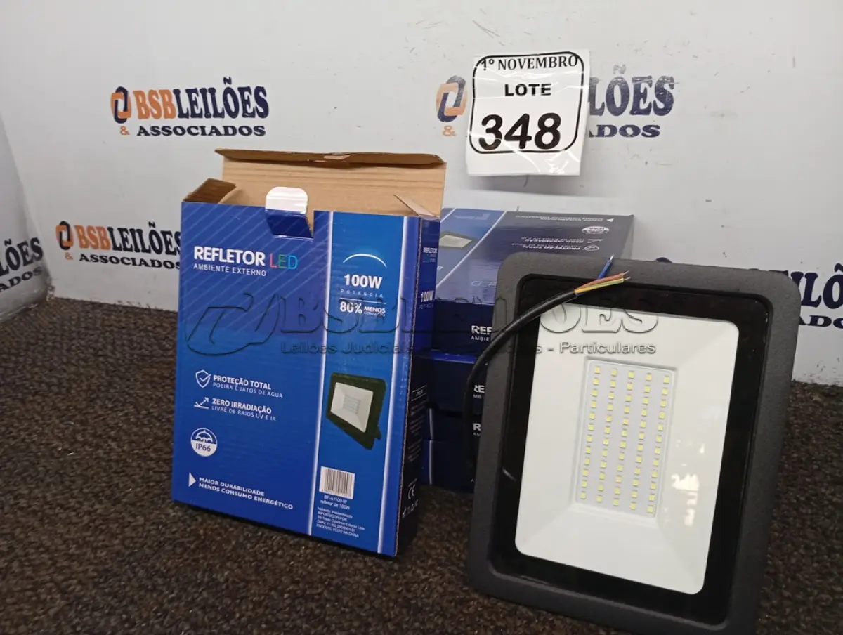 LOTE 348 - 05 REFLETORES LED AMBIENTE EXTERNO100W. (NO ESTADO) ATENÇÃO! FAZER A VISITAÇÃO ANTES DE ARREMATAR, NÃO SABEMOS SE FUNCIONA. LEILÃO NÃO TEM GARANTIA E NEM DEVOLUÇÃO, SUJEITO A POSSÍVEIS AVARIAS VISÍVEIS/OCULTAS E/OU AUSÊNCIA DE COMPONENTES.