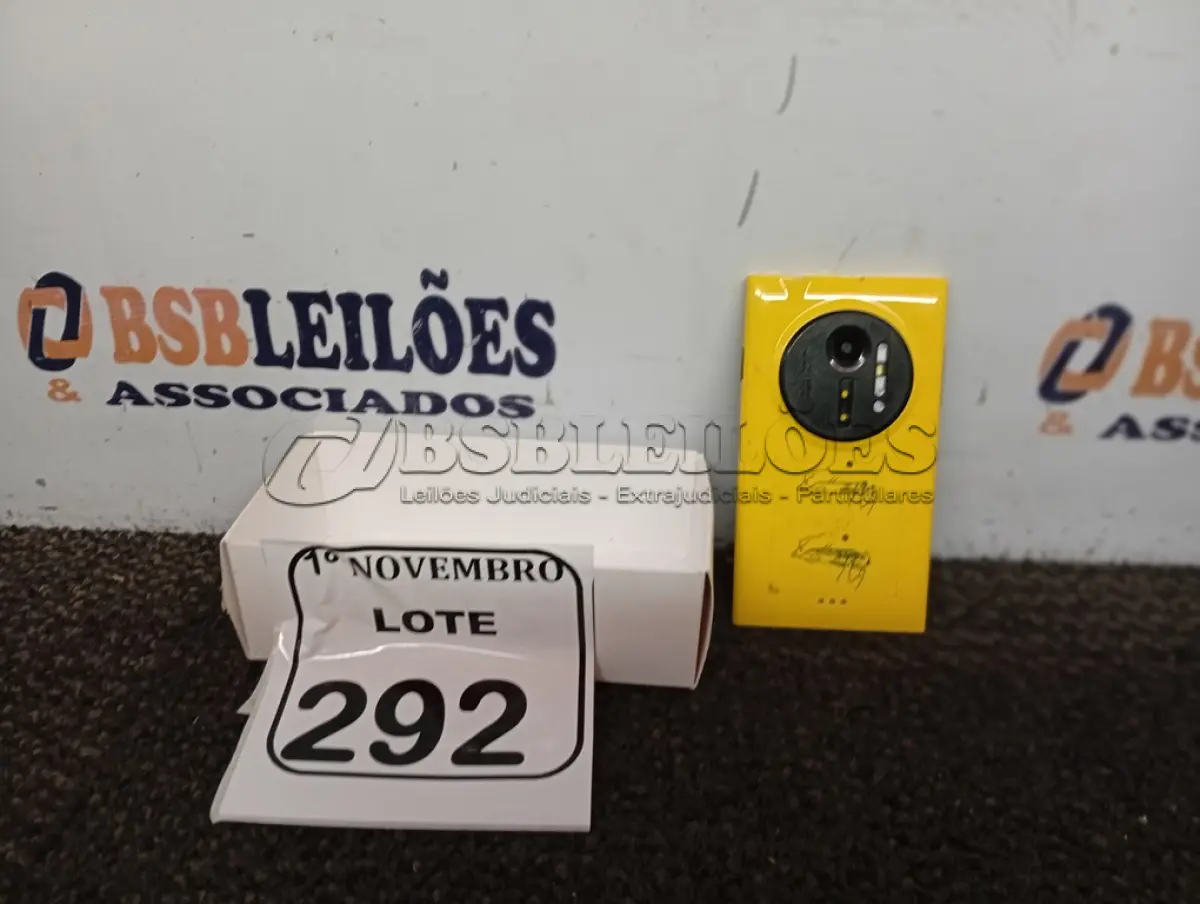 LOTE 292 - 01 CELULAR NOKIA. (NO ESTADO) ATENÇÃO! FAZER A VISITAÇÃO ANTES DE ARREMATAR, NÃO SABEMOS SE FUNCIONA. LEILÃO NÃO TEM GARANTIA E NEM DEVOLUÇÃO, SUJEITO A POSSÍVEIS AVARIAS VISÍVEIS/OCULTAS E/OU AUSÊNCIA DE COMPONENTES.