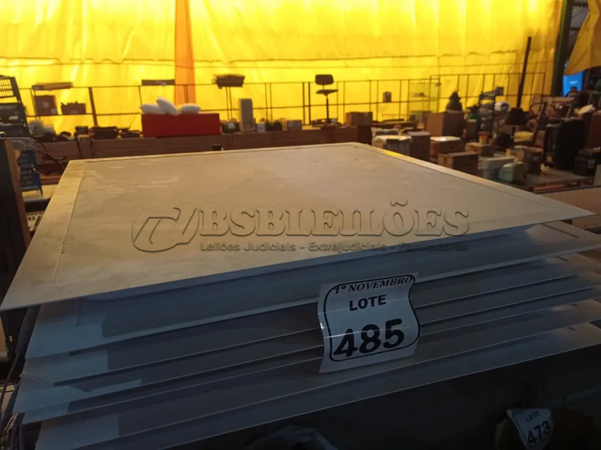 LOTE 485 - 07 PAINÉIS DE LED. (NO ESTADO) ATENÇÃO! FAZER A VISITAÇÃO ANTES DE ARREMATAR, NÃO SABEMOS SE FUNCIONA. LEILÃO NÃO TEM GARANTIA E NEM DEVOLUÇÃO, SUJEITO A POSSÍVEIS AVARIAS VISÍVEIS/OCULTAS E/OU AUSÊNCIA DE COMPONENTES.