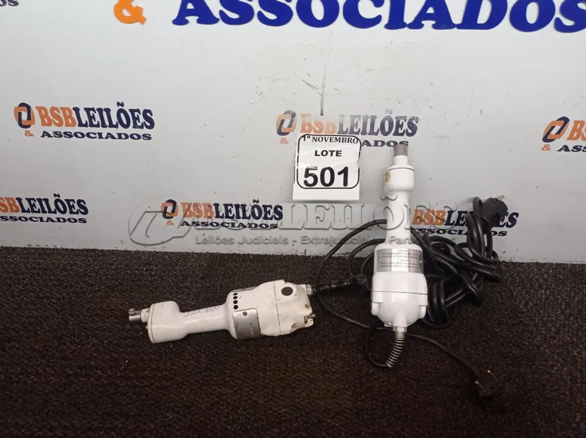 LOTE 501 - 02 SERRAS DE CORTAR GESSO. (NO ESTADO) ATENÇÃO! FAZER A VISITAÇÃO ANTES DE ARREMATAR, NÃO SABEMOS SE FUNCIONA. LEILÃO NÃO TEM GARANTIA E NEM DEVOLUÇÃO, SUJEITO A POSSÍVEIS AVARIAS VISÍVEIS/OCULTAS E/OU AUSÊNCIA DE COMPONENTES.