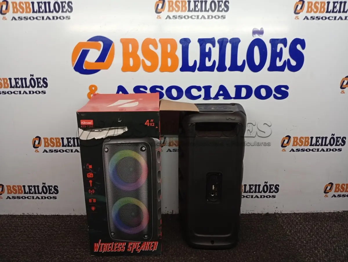 LOTE 303 - 01 CAIXA DE SOM WIRELESS SPEAKER. (NO ESTADO) ATENÇÃO! FAZER A VISITAÇÃO ANTES DE ARREMATAR, NÃO SABEMOS SE FUNCIONA. LEILÃO NÃO TEM GARANTIA E NEM DEVOLUÇÃO, SUJEITO A POSSÍVEIS AVARIAS VISÍVEIS/OCULTAS E/OU AUSÊNCIA DE COMPONENTES.