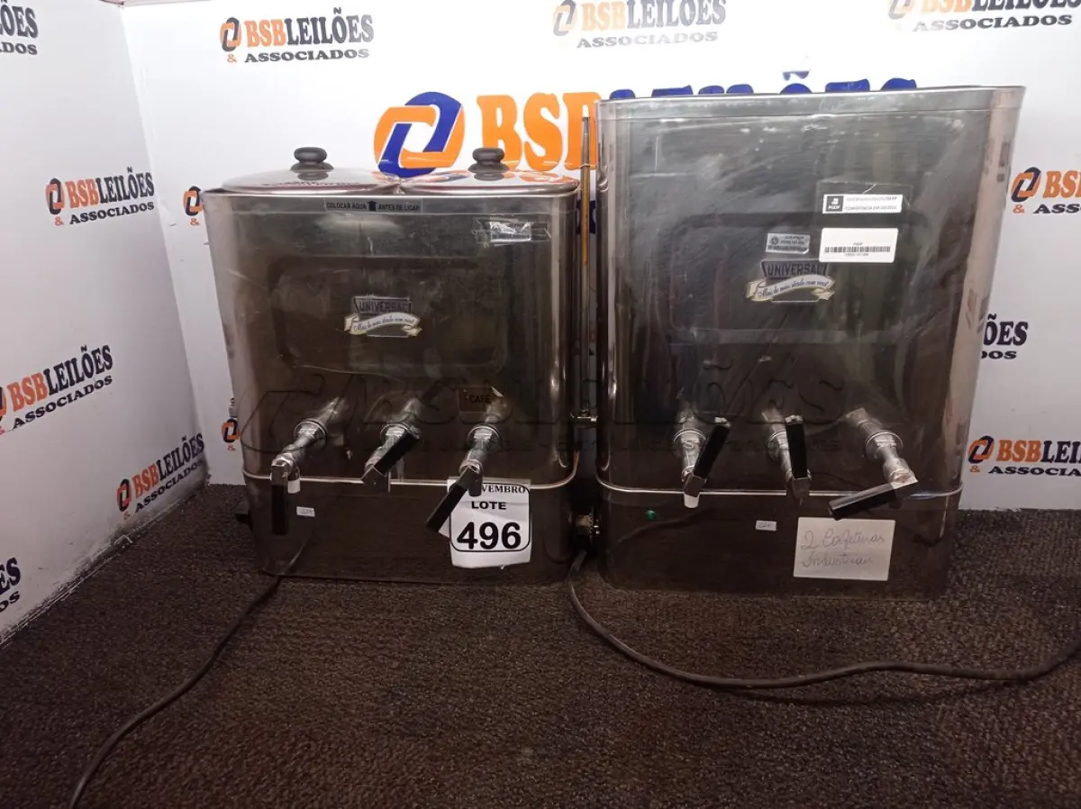 LOTE 496 - 02 CAFETEIRAS EM INOX MARCA UNIVERSAL. (NO ESTADO) ATENÇÃO! FAZER A VISITAÇÃO ANTES DE ARREMATAR, NÃO SABEMOS SE FUNCIONA. LEILÃO NÃO TEM GARANTIA E NEM DEVOLUÇÃO, SUJEITO A POSSÍVEIS AVARIAS VISÍVEIS/OCULTAS E/OU AUSÊNCIA DE COMPONENTES.