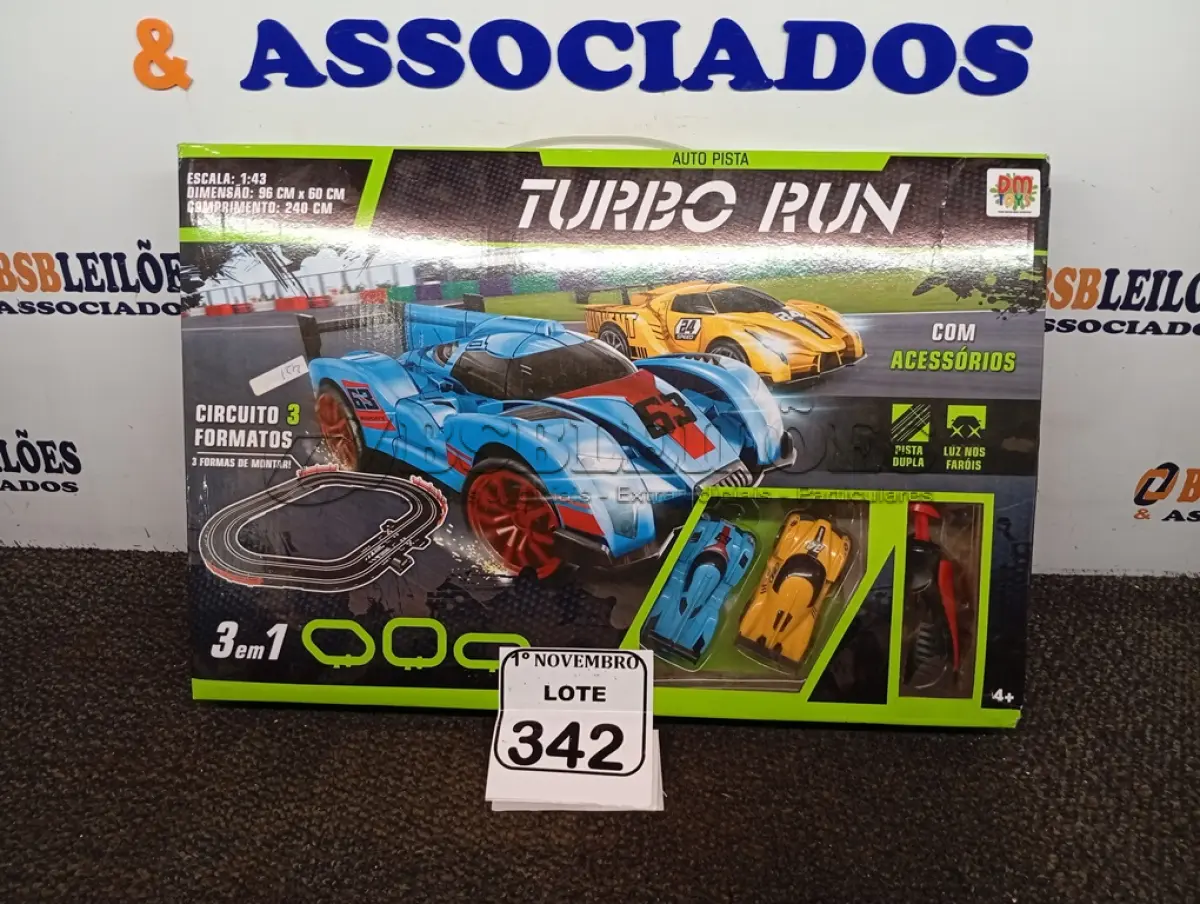 LOTE 342 - 01 PISTA DE CORRIDA COM CONTROLE E CARRINHOS. (NO ESTADO) ATENÇÃO! FAZER A VISITAÇÃO ANTES DE ARREMATAR, NÃO SABEMOS SE FUNCIONA. LEILÃO NÃO TEM GARANTIA E NEM DEVOLUÇÃO, SUJEITO A POSSÍVEIS AVARIAS VISÍVEIS/OCULTAS E/OU AUSÊNCIA DE COMPONENTES.