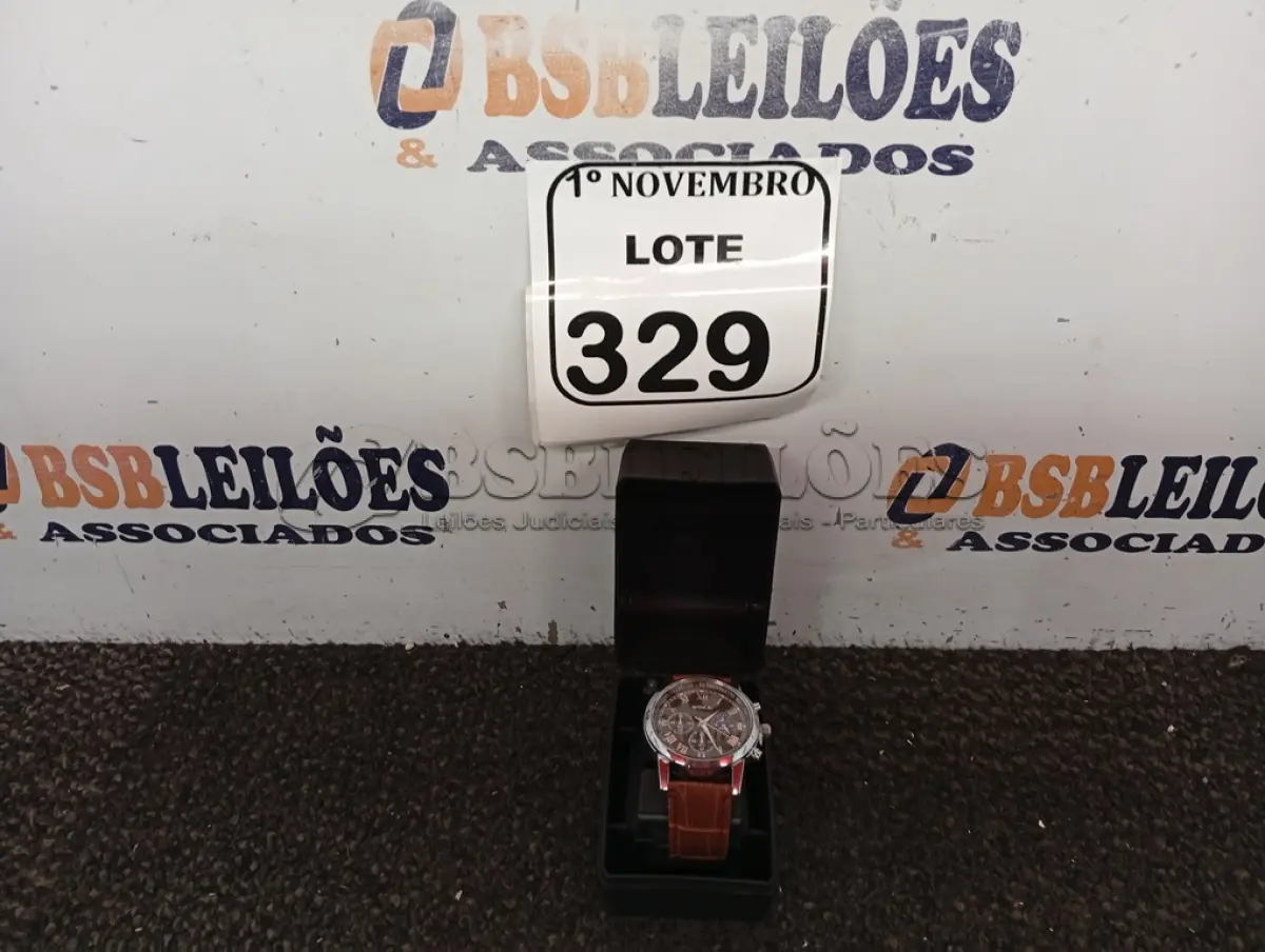 LOTE 329 - 01 RELÓGIO DE PULSO. (NO ESTADO) ATENÇÃO! FAZER A VISITAÇÃO ANTES DE ARREMATAR, NÃO SABEMOS SE FUNCIONA. LEILÃO NÃO TEM GARANTIA E NEM DEVOLUÇÃO, SUJEITO A POSSÍVEIS AVARIAS VISÍVEIS/OCULTAS E/OU AUSÊNCIA DE COMPONENTES.