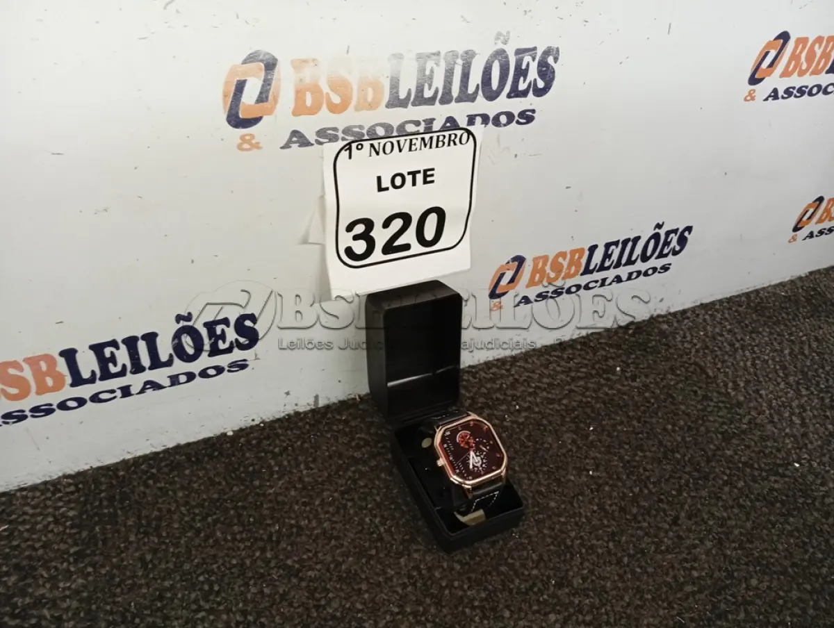 LOTE 320 - 01 RELÓGIO DE PULSO. (NO ESTADO) ATENÇÃO! FAZER A VISITAÇÃO ANTES DE ARREMATAR, NÃO SABEMOS SE FUNCIONA. LEILÃO NÃO TEM GARANTIA E NEM DEVOLUÇÃO, SUJEITO A POSSÍVEIS AVARIAS VISÍVEIS/OCULTAS E/OU AUSÊNCIA DE COMPONENTES.