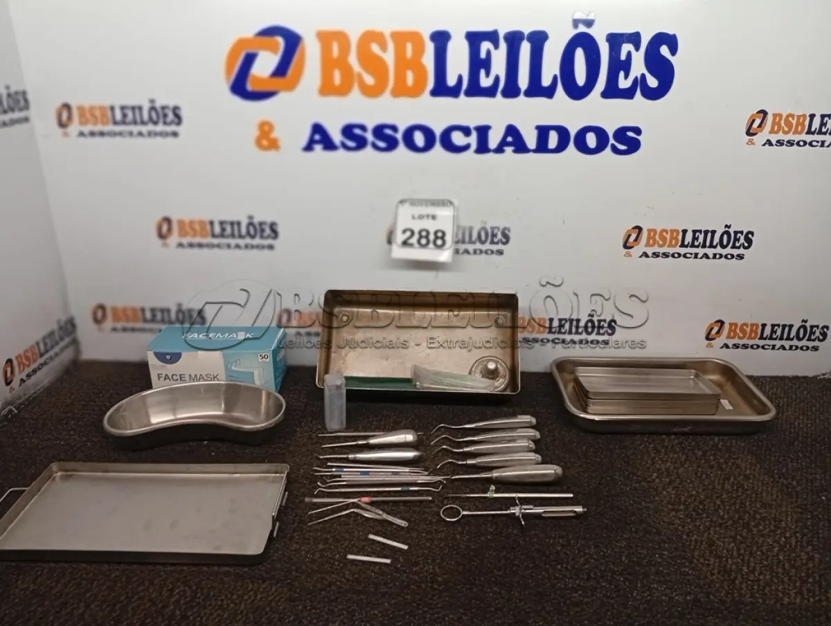 LOTE 288 - 01 LOTE COM MATERIAIS ODONTOLÓGICOS DIVERSOS. (NO ESTADO) ATENÇÃO! FAZER A VISITAÇÃO ANTES DE ARREMATAR, NÃO SABEMOS SE FUNCIONA. LEILÃO NÃO TEM GARANTIA E NEM DEVOLUÇÃO, SUJEITO A POSSÍVEIS AVARIAS VISÍVEIS/OCULTAS E/OU AUSÊNCIA DE COMPONENTES.