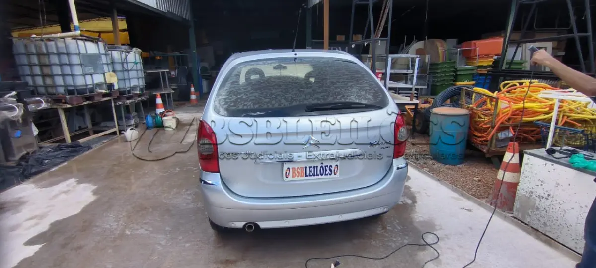 LOTE 011 - 01 CITROEN XSARA PICASSO II16GLXF ALCOOL/GASOLINA, NA COR PRATA, ANO 2010/2011.TODOS OS DOCUMENTOS DE 2024 PAGOS. (NO ESTADO)