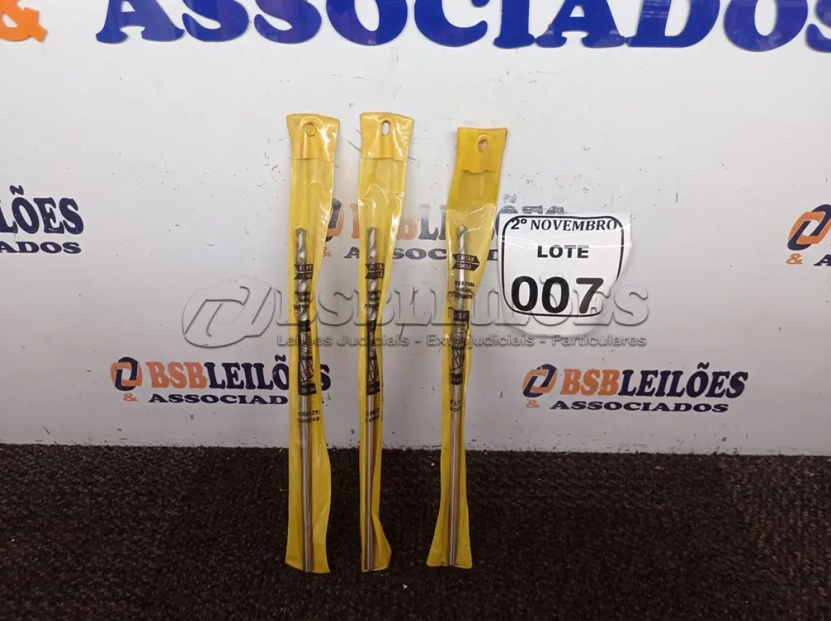 LOTE 007 - 03 BROCAS P/ FURADEIRA (NOVO). (NO ESTADO) ATENÇÃO! FAZER A VISITAÇÃO ANTES DE ARREMATAR, NÃO SABEMOS SE FUNCIONA. LEILÃO NÃO TEM GARANTIA E NEM DEVOLUÇÃO, SUJEITO A POSSÍVEIS AVARIAS VISÍVEIS/OCULTAS E/OU AUSÊNCIA DE COMPONENTES.