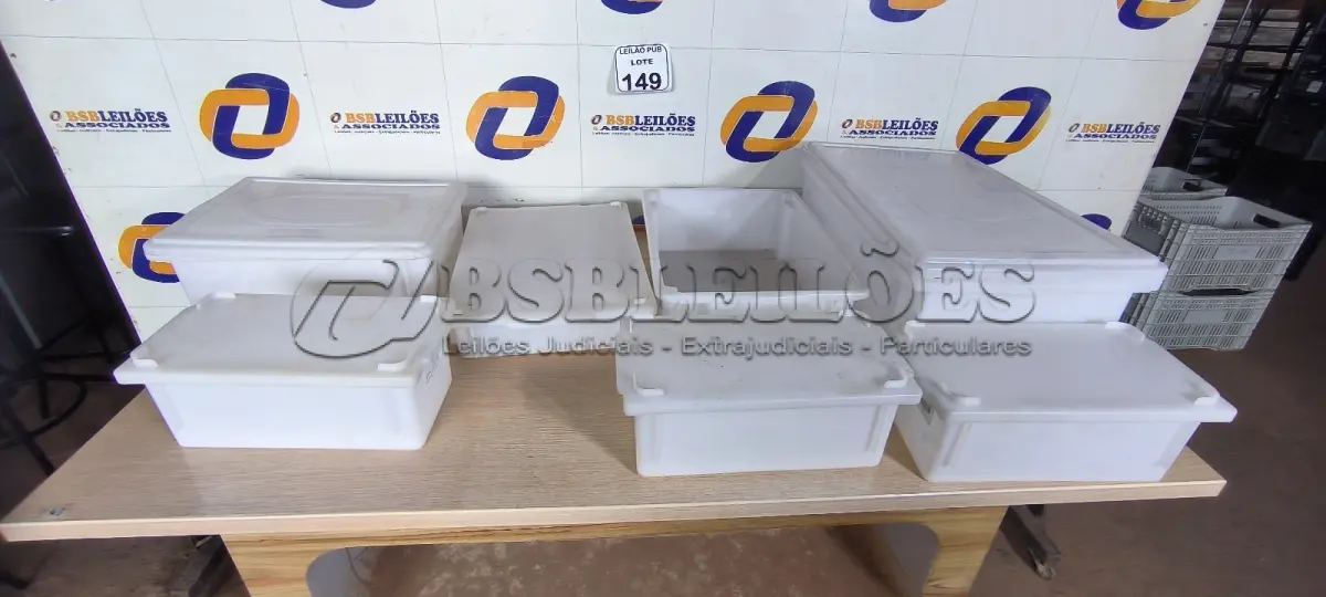 LOTE 149 - 07 CAIXAS ORGANIZADORAS EM PLÁSTICO TAMANHOS DIVERSOS. (NO ESTADO) ATENÇÃO! FAZER A VISITAÇÃO ANTES DE ARREMATAR, NÃO SABEMOS SE FUNCIONA. LEILÃO NÃO TEM GARANTIA E NEM DEVOLUÇÃO, SUJEITO A POSSÍVEIS AVARIAS VISÍVEIS/OCULTAS E/OU AUSÊNCIA DE COMPONENTES.