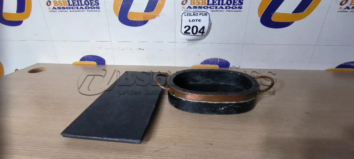 LOTE 204 - 01 TÁBUA DE PEDRA E 01 TRAVESSA DE PEDRA. (NO ESTADO) ATENÇÃO! FAZER A VISITAÇÃO ANTES DE ARREMATAR, NÃO SABEMOS SE FUNCIONA. LEILÃO NÃO TEM GARANTIA E NEM DEVOLUÇÃO, SUJEITO A POSSÍVEIS AVARIAS VISÍVEIS/OCULTAS E/OU AUSÊNCIA DE COMPONENTES.