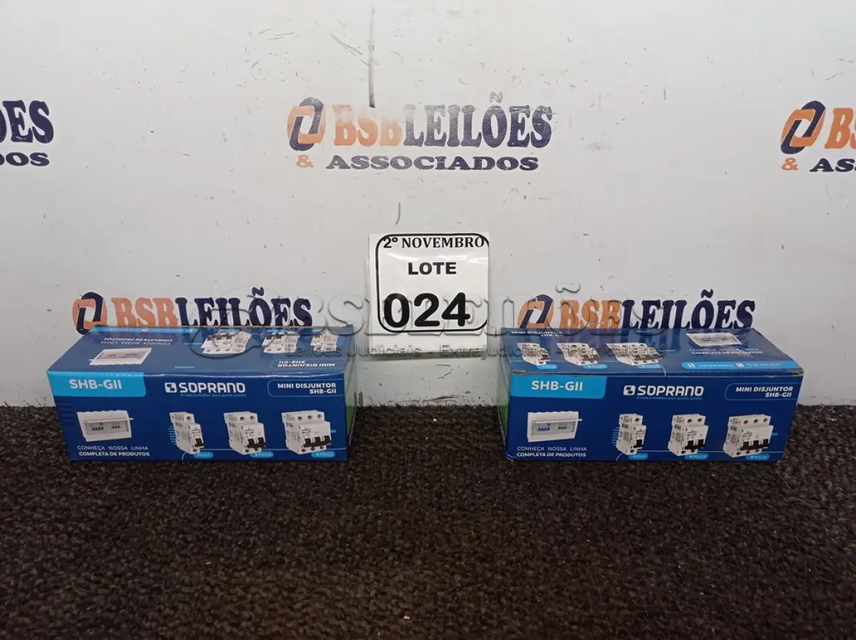 LOTE 024 - 02 CAIXAS DE DISJUNTORES C/04 UNIDADES EM CADA, 03 POLOS MARCA SOPRANO(NOVO). (NO ESTADO) ATENÇÃO! FAZER A VISITAÇÃO ANTES DE ARREMATAR, NÃO SABEMOS SE FUNCIONA. LEILÃO NÃO TEM GARANTIA E NEM DEVOLUÇÃO, SUJEITO A POSSÍVEIS AVARIAS VISÍVEIS/OCULTAS E/OU AUSÊNCIA DE COMPONENTES.