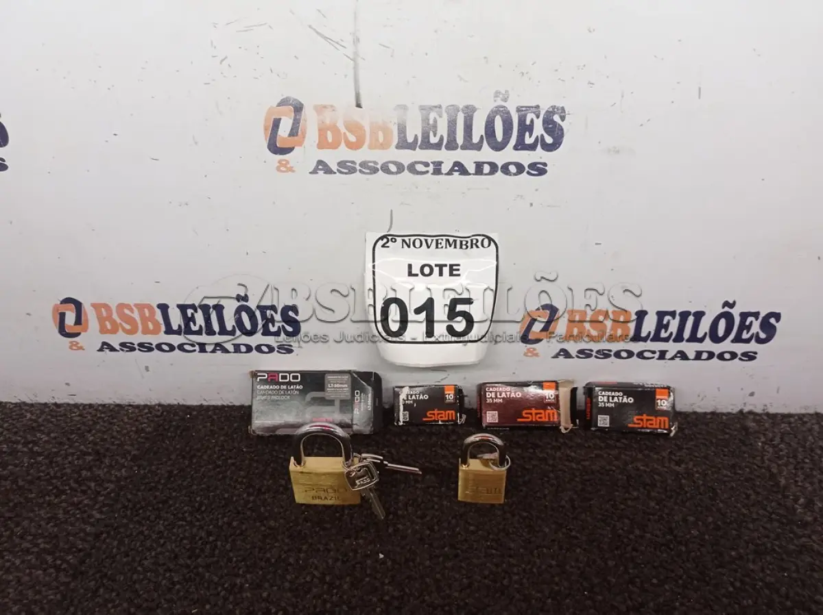 LOTE 015 - 04 CADEADOS MODELOS DIVERSOS DE LATÃO MARCA STAM(NOVO). (NO ESTADO) ATENÇÃO! FAZER A VISITAÇÃO ANTES DE ARREMATAR, NÃO SABEMOS SE FUNCIONA. LEILÃO NÃO TEM GARANTIA E NEM DEVOLUÇÃO, SUJEITO A POSSÍVEIS AVARIAS VISÍVEIS/OCULTAS E/OU AUSÊNCIA DE COMPONENTES.