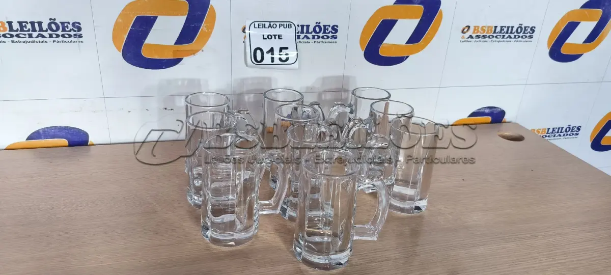 LOTE 015 - 10 CANECAS DE VIDRO PARA CHOPP. (NO ESTADO) ATENÇÃO! FAZER A VISITAÇÃO ANTES DE ARREMATAR, NÃO SABEMOS SE FUNCIONA. LEILÃO NÃO TEM GARANTIA E NEM DEVOLUÇÃO, SUJEITO A POSSÍVEIS AVARIAS VISÍVEIS/OCULTAS E/OU AUSÊNCIA DE COMPONENTES.