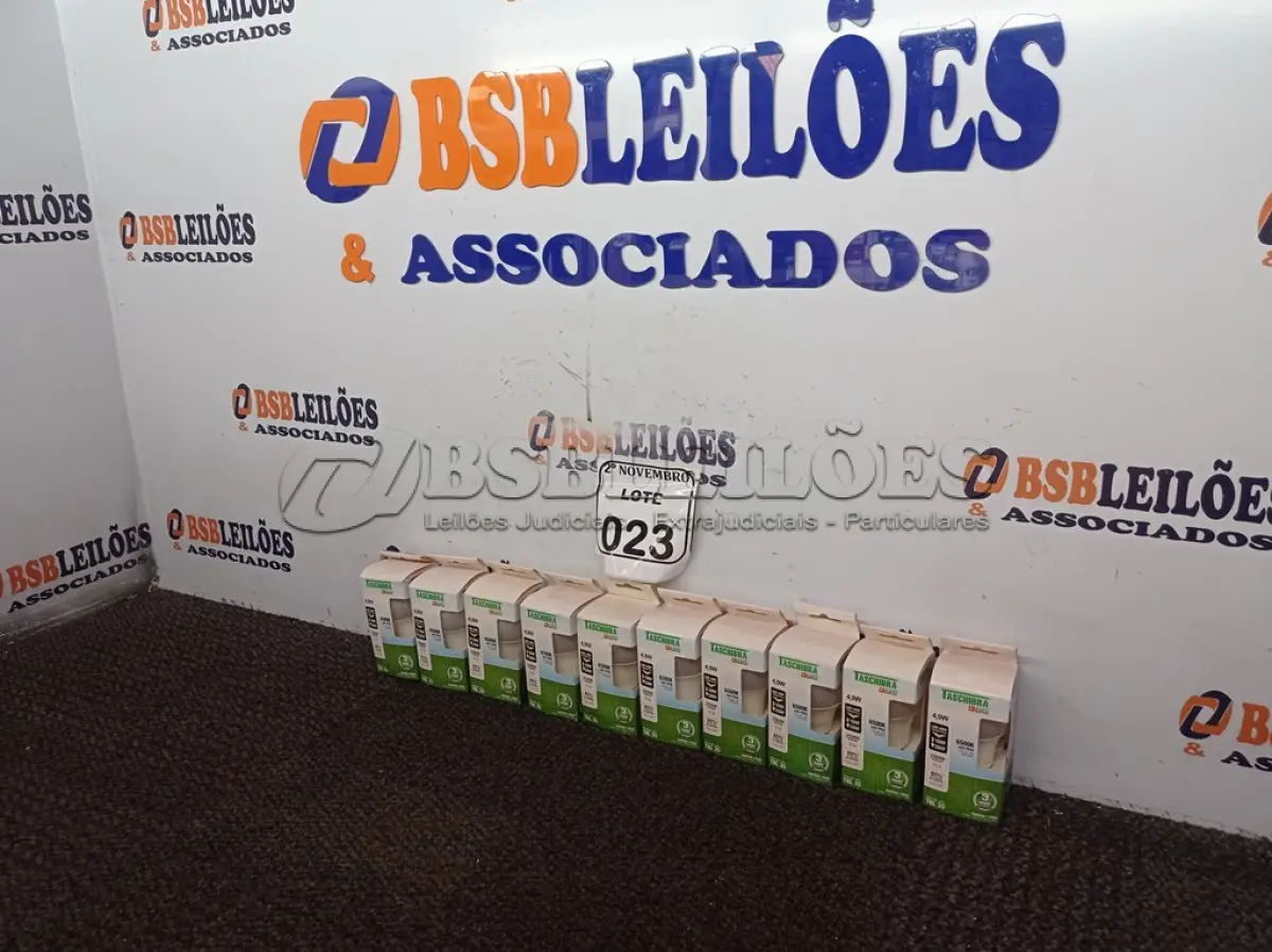 LOTE 023 - 26 LÂMPADAS MARCAS E MODELOS DIVERSOS(NOVO). (NO ESTADO) ATENÇÃO! FAZER A VISITAÇÃO ANTES DE ARREMATAR, NÃO SABEMOS SE FUNCIONA. LEILÃO NÃO TEM GARANTIA E NEM DEVOLUÇÃO, SUJEITO A POSSÍVEIS AVARIAS VISÍVEIS/OCULTAS E/OU AUSÊNCIA DE COMPONENTES.