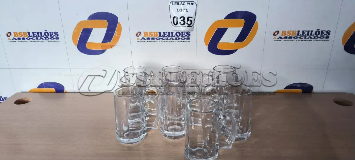 LOTE 035 - 10 CANECA DE VIDRO PARA CHOPP. (NO ESTADO) ATENÇÃO! FAZER A VISITAÇÃO ANTES DE ARREMATAR, NÃO SABEMOS SE FUNCIONA. LEILÃO NÃO TEM GARANTIA E NEM DEVOLUÇÃO, SUJEITO A POSSÍVEIS AVARIAS VISÍVEIS/OCULTAS E/OU AUSÊNCIA DE COMPONENTES.