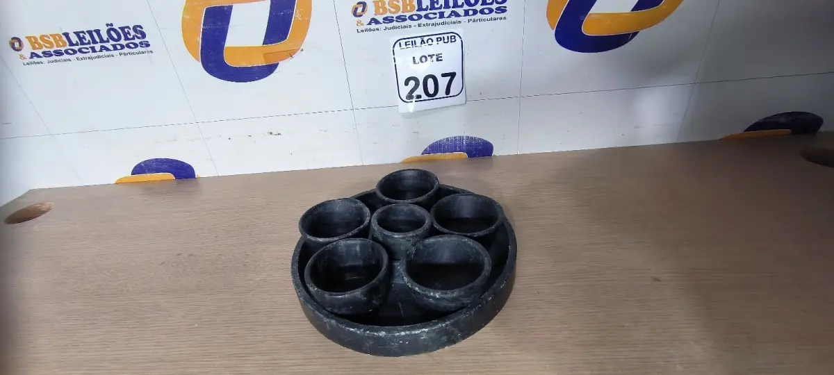 LOTE 207