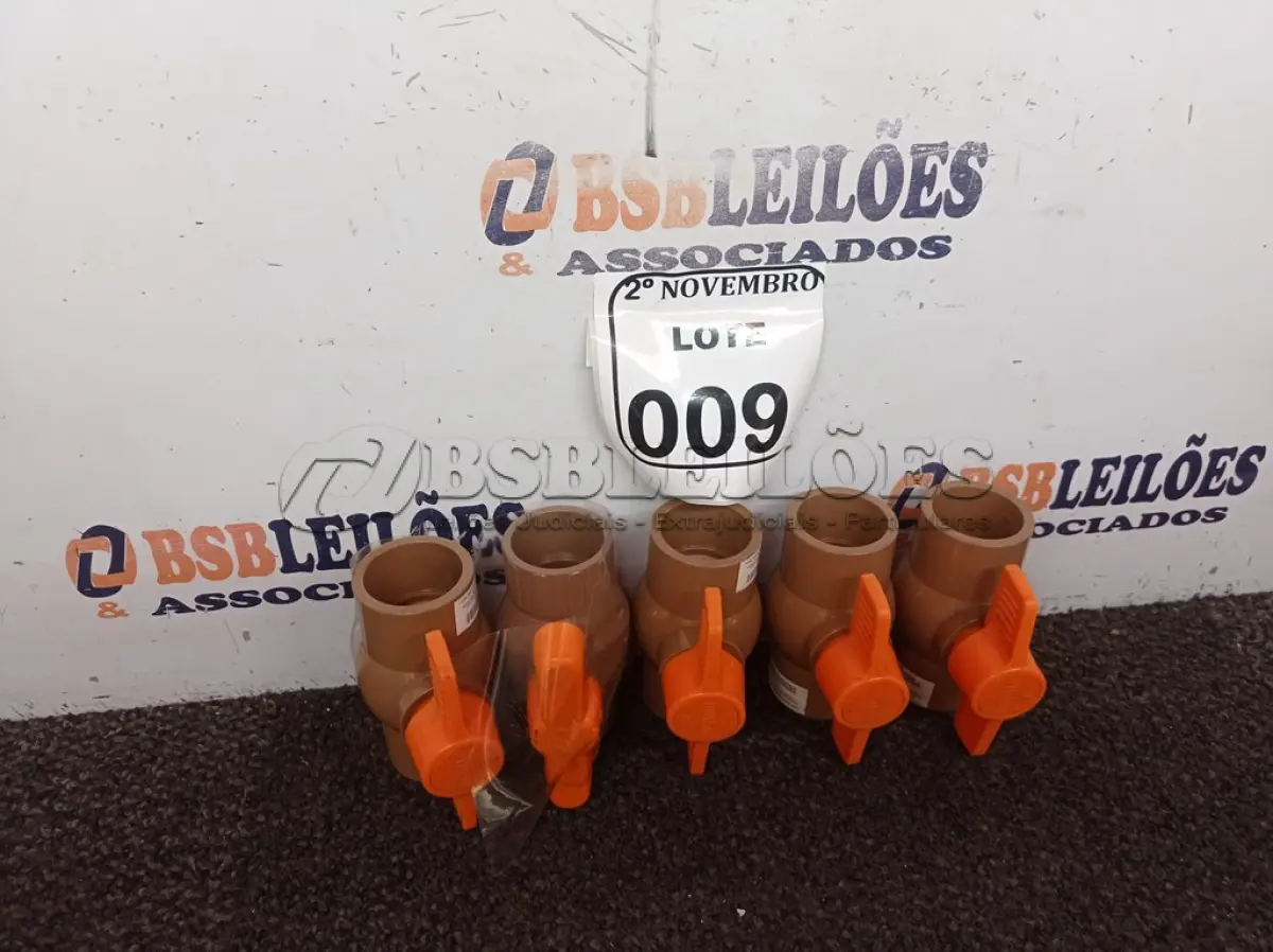 LOTE 009 - 05 REGISTROS ESFERAS DE PVC 40MM(NOVO). (NO ESTADO) ATENÇÃO! FAZER A VISITAÇÃO ANTES DE ARREMATAR, NÃO SABEMOS SE FUNCIONA. LEILÃO NÃO TEM GARANTIA E NEM DEVOLUÇÃO, SUJEITO A POSSÍVEIS AVARIAS VISÍVEIS/OCULTAS E/OU AUSÊNCIA DE COMPONENTES.