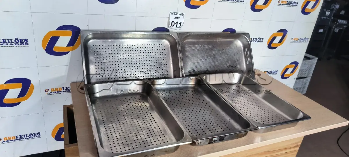 LOTE 011 - 05 CUBAS PERFURADAS EM INOX. (NO ESTADO) ATENÇÃO! FAZER A VISITAÇÃO ANTES DE ARREMATAR, NÃO SABEMOS SE FUNCIONA. LEILÃO NÃO TEM GARANTIA E NEM DEVOLUÇÃO, SUJEITO A POSSÍVEIS AVARIAS VISÍVEIS/OCULTAS E/OU AUSÊNCIA DE COMPONENTES.
