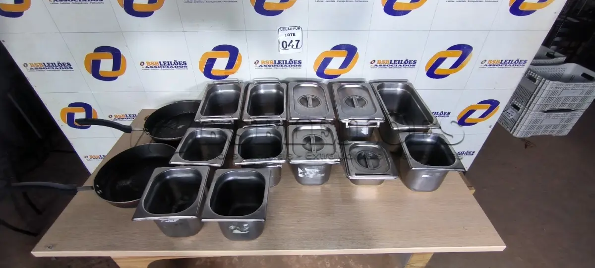 LOTE 047 - 01 LOTE C/DIVERSAS CUBAS EM INOX E 02 FRIGIDEIRAS. (NO ESTADO) ATENÇÃO! FAZER A VISITAÇÃO ANTES DE ARREMATAR, NÃO SABEMOS SE FUNCIONA. LEILÃO NÃO TEM GARANTIA E NEM DEVOLUÇÃO, SUJEITO A POSSÍVEIS AVARIAS VISÍVEIS/OCULTAS E/OU AUSÊNCIA DE COMPONENTES.