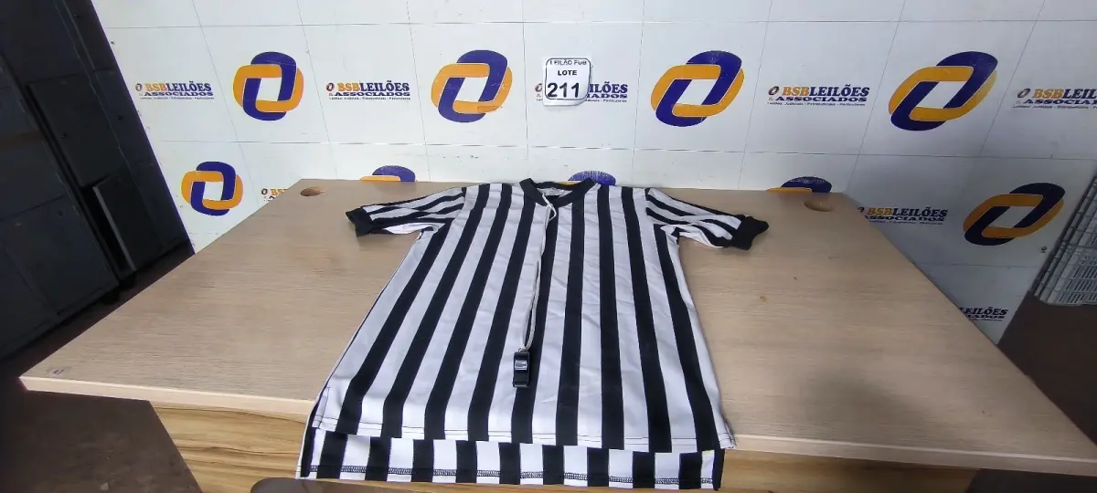 LOTE 211