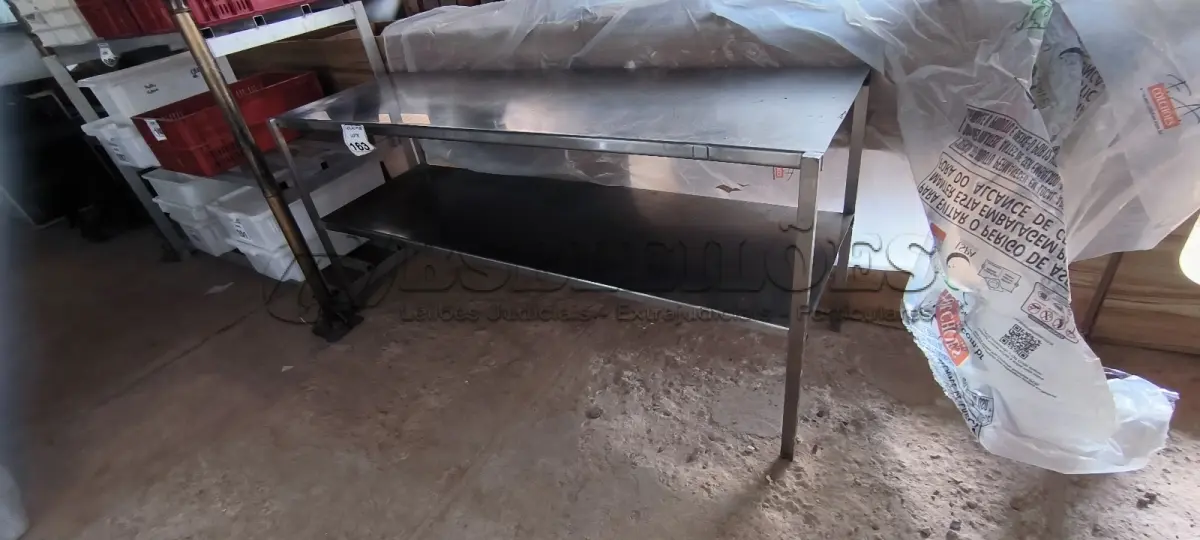 LOTE 163 - 01 BANCADA EM INOX MEDINDO 1,70CM X 0,554CM DE ALTURA 0,79CM. (NO ESTADO) ATENÇÃO! FAZER A VISITAÇÃO ANTES DE ARREMATAR, NÃO SABEMOS SE FUNCIONA. LEILÃO NÃO TEM GARANTIA E NEM DEVOLUÇÃO, SUJEITO A POSSÍVEIS AVARIAS VISÍVEIS/OCULTAS E/OU AUSÊNCIA DE COMPONENTES.