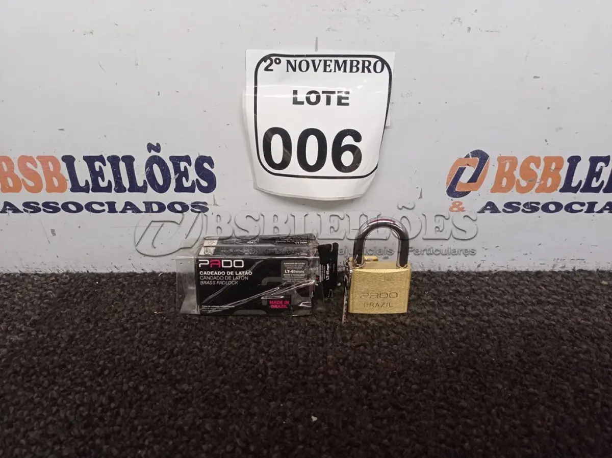 LOTE 006 - 02 CADEADOS DE LATÃO MARCA PADO (NOVO). (NO ESTADO) ATENÇÃO! FAZER A VISITAÇÃO ANTES DE ARREMATAR, NÃO SABEMOS SE FUNCIONA. LEILÃO NÃO TEM GARANTIA E NEM DEVOLUÇÃO, SUJEITO A POSSÍVEIS AVARIAS VISÍVEIS/OCULTAS E/OU AUSÊNCIA DE COMPONENTES.