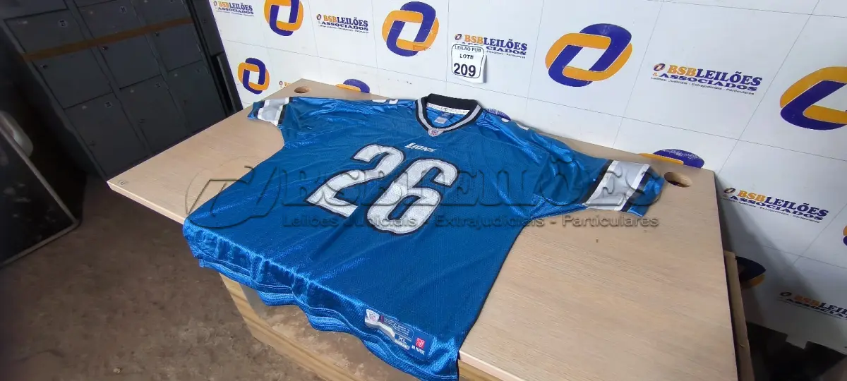 LOTE 209 - 01 CAMISA DO LIONS PARA DECORAÇÃO. (NO ESTADO) ATENÇÃO! FAZER A VISITAÇÃO ANTES DE ARREMATAR, NÃO SABEMOS SE FUNCIONA. LEILÃO NÃO TEM GARANTIA E NEM DEVOLUÇÃO, SUJEITO A POSSÍVEIS AVARIAS VISÍVEIS/OCULTAS E/OU AUSÊNCIA DE COMPONENTES.