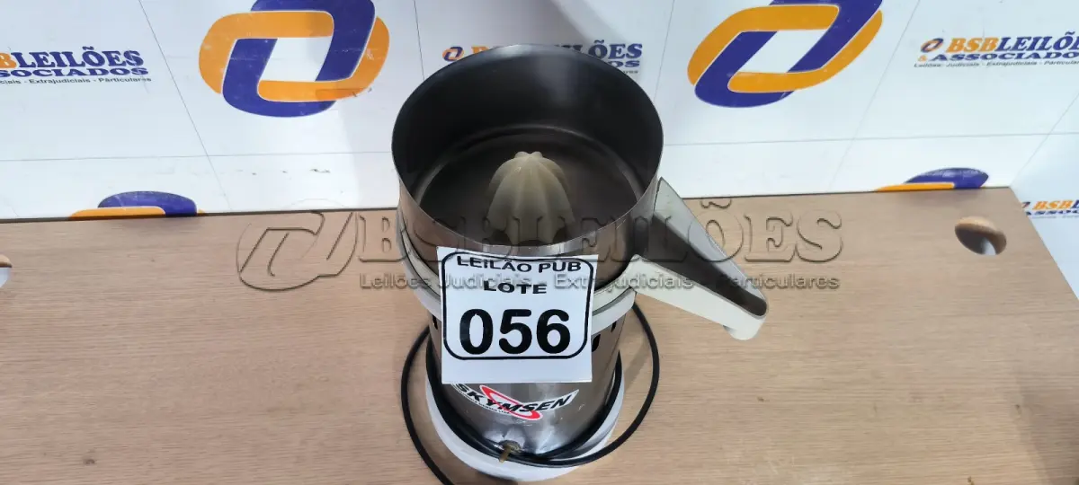 LOTE 056 - 01 ESPREMEDOR DE FRUTAS SKYMSEN. (NO ESTADO) ATENÇÃO! FAZER A VISITAÇÃO ANTES DE ARREMATAR, NÃO SABEMOS SE FUNCIONA. LEILÃO NÃO TEM GARANTIA E NEM DEVOLUÇÃO, SUJEITO A POSSÍVEIS AVARIAS VISÍVEIS/OCULTAS E/OU AUSÊNCIA DE COMPONENTES.