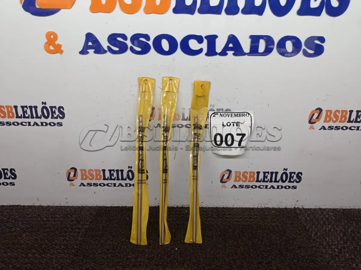 LOTE 007 - 03 BROCAS P/ FURADEIRA (NOVO). (NO ESTADO) ATENÇÃO! FAZER A VISITAÇÃO ANTES DE ARREMATAR, NÃO SABEMOS SE FUNCIONA. LEILÃO NÃO TEM GARANTIA E NEM DEVOLUÇÃO, SUJEITO A POSSÍVEIS AVARIAS VISÍVEIS/OCULTAS E/OU AUSÊNCIA DE COMPONENTES.