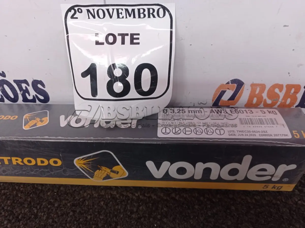 LOTE 180