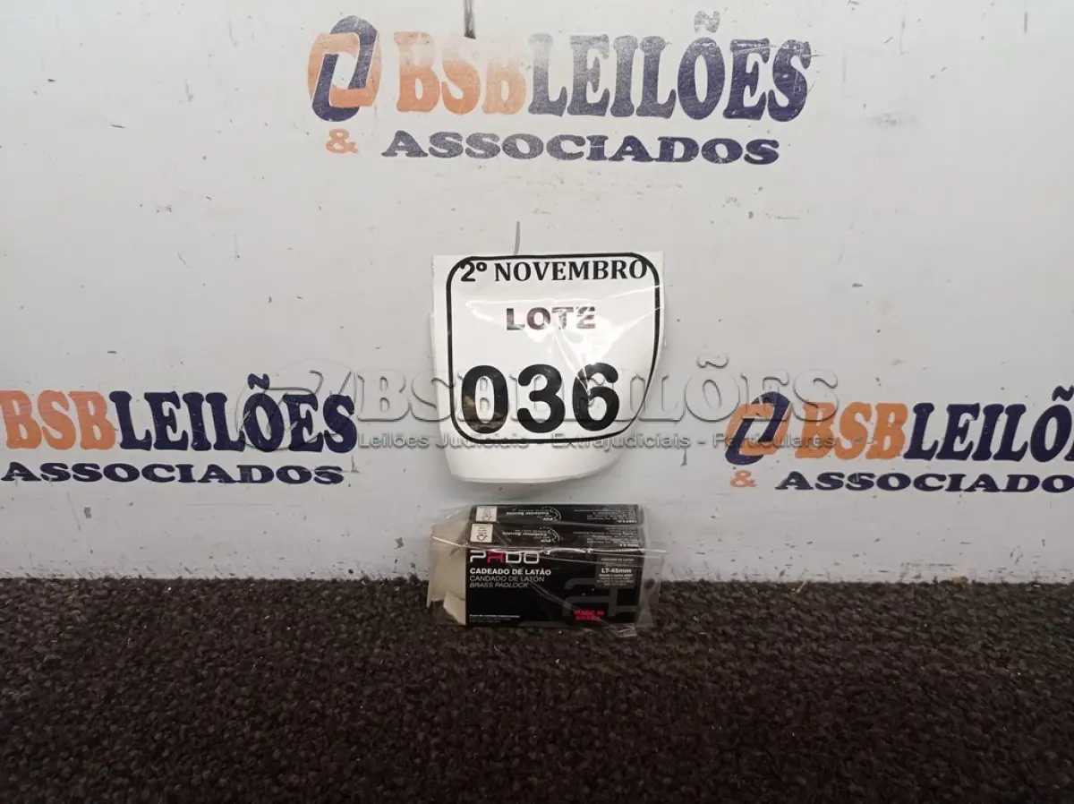 LOTE 036 - 02 CADEADOS DE LATÃO MARCA PADO(NOVO). (NO ESTADO) ATENÇÃO! FAZER A VISITAÇÃO ANTES DE ARREMATAR, NÃO SABEMOS SE FUNCIONA. LEILÃO NÃO TEM GARANTIA E NEM DEVOLUÇÃO, SUJEITO A POSSÍVEIS AVARIAS VISÍVEIS/OCULTAS E/OU AUSÊNCIA DE COMPONENTES.