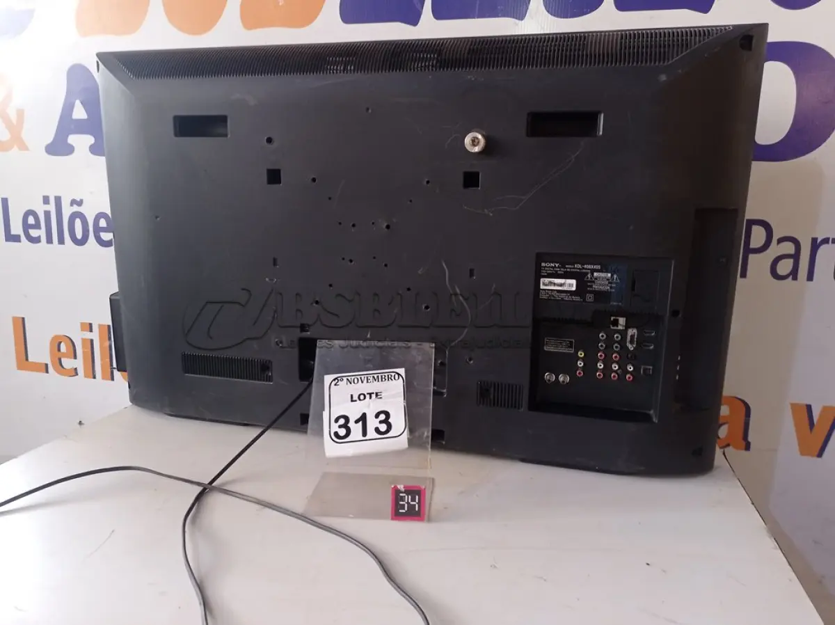 LOTE 313 - 01 TV MARCA SONY 40” P/RETIRADA DE PEÇAS. (NO ESTADO) ATENÇÃO! FAZER A VISITAÇÃO ANTES DE ARREMATAR, NÃO SABEMOS SE FUNCIONA. LEILÃO NÃO TEM GARANTIA E NEM DEVOLUÇÃO, SUJEITO A POSSÍVEIS AVARIAS VISÍVEIS/OCULTAS E/OU AUSÊNCIA DE COMPONENTES.