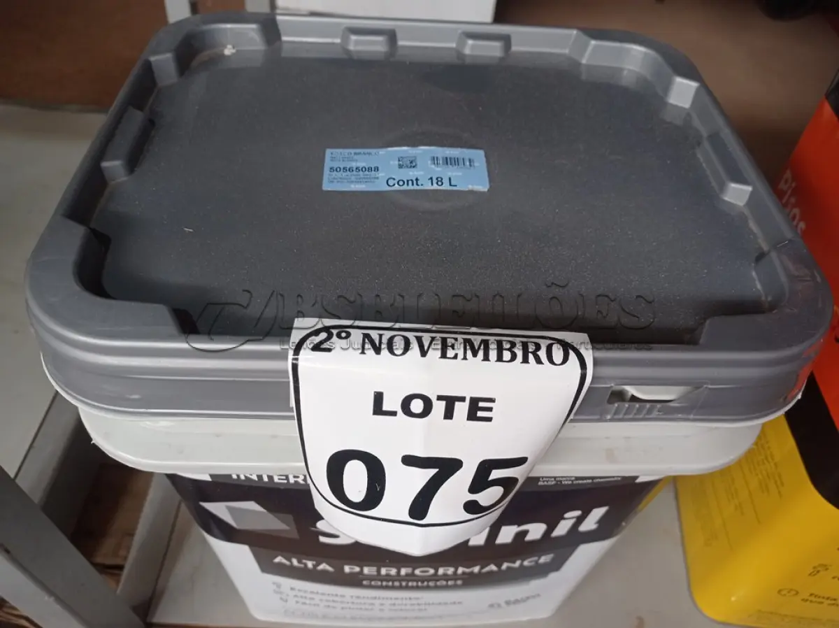 LOTE 075 - 01 GALÃO DE TINTA FOSCO BRANCO 18L MARCA SUVINIL(NOVO). (NO ESTADO) ATENÇÃO! FAZER A VISITAÇÃO ANTES DE ARREMATAR, NÃO SABEMOS SE FUNCIONA. LEILÃO NÃO TEM GARANTIA E NEM DEVOLUÇÃO, SUJEITO A POSSÍVEIS AVARIAS VISÍVEIS/OCULTAS E/OU AUSÊNCIA DE COMPONENTES.