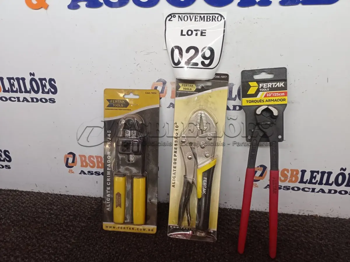 LOTE 029 - 01 ALICATE DE PRESSÃO 10, 01 TORQUE ARMADOR E 01 ALICATE CRIMPADOR RJ45 MARCA FERTAK(NOVO). (NO ESTADO) ATENÇÃO! FAZER A VISITAÇÃO ANTES DE ARREMATAR, NÃO SABEMOS SE FUNCIONA. LEILÃO NÃO TEM GARANTIA E NEM DEVOLUÇÃO, SUJEITO A POSSÍVEIS AVARIAS VISÍVEIS/OCULTAS E/OU AUSÊNCIA DE COMPONENTES.