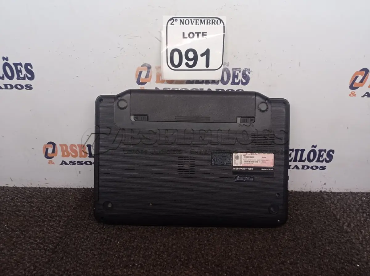 LOTE 091 - 01 NOTEBOOK MARCA DELL. (NO ESTADO) ATENÇÃO! FAZER A VISITAÇÃO ANTES DE ARREMATAR, NÃO SABEMOS SE FUNCIONA. LEILÃO NÃO TEM GARANTIA E NEM DEVOLUÇÃO, SUJEITO A POSSÍVEIS AVARIAS VISÍVEIS/OCULTAS E/OU AUSÊNCIA DE COMPONENTES.