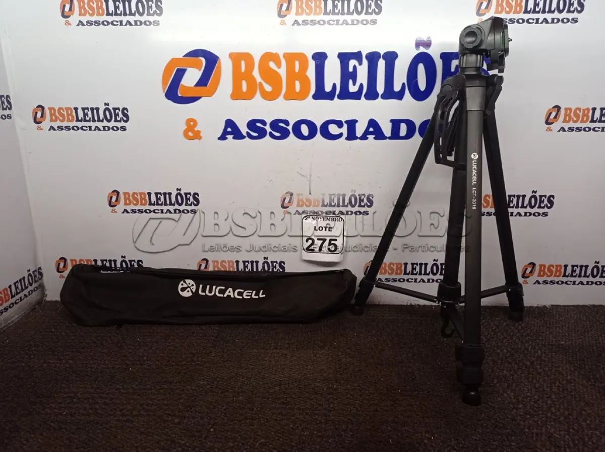 LOTE 275 - 01 TRIPÉ P/ CÂMERA FOTOGRÁFICA MARCA TOMATE. (NO ESTADO) ATENÇÃO! FAZER A VISITAÇÃO ANTES DE ARREMATAR, NÃO SABEMOS SE FUNCIONA. LEILÃO NÃO TEM GARANTIA E NEM DEVOLUÇÃO, SUJEITO A POSSÍVEIS AVARIAS VISÍVEIS/OCULTAS E/OU AUSÊNCIA DE COMPONENTES.