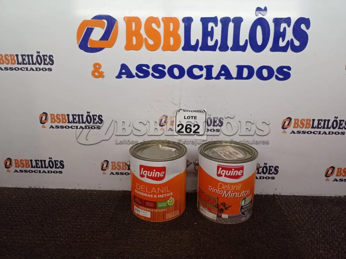 LOTE 262 - 01 LATA DE TINTA P/MADEIRAS E METAIS NA COR AZUL DEL REY E 01 LATA DE ESMALTE SINTÉTICO COM 3,6L CADA MARCA IQUINE(NOVO). (NO ESTADO) ATENÇÃO! FAZER A VISITAÇÃO ANTES DE ARREMATAR, NÃO SABEMOS SE FUNCIONA. LEILÃO NÃO TEM GARANTIA E NEM DEVOLUÇÃO, SUJEITO A POSSÍVEIS AVARIAS VISÍVEIS/OCULTAS E/OU AUSÊNCIA DE COMPONENTES.