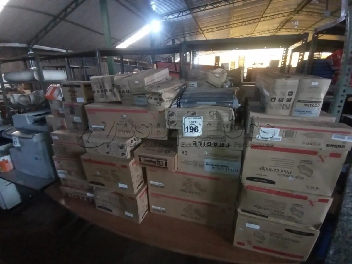 LOTE 196 - 01 LOTE C/GRANDE QUANTIDADE DE TONNER’S MARCAS E MODELOS DIVERSOS. (NO ESTADO) ATENÇÃO! FAZER A VISITAÇÃO ANTES DE ARREMATAR, NÃO SABEMOS SE FUNCIONA. LEILÃO NÃO TEM GARANTIA E NEM DEVOLUÇÃO, SUJEITO A POSSÍVEIS AVARIAS VISÍVEIS/OCULTAS E/OU AUSÊNCIA DE COMPONENTES.